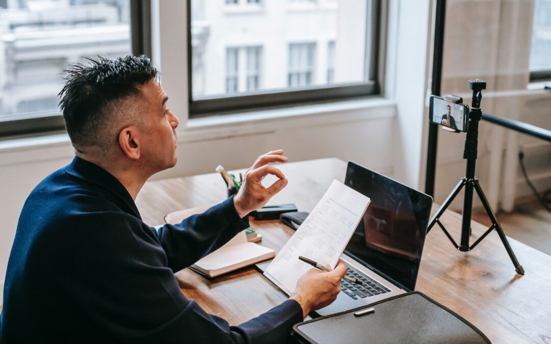 La importancia de tener un mentor. : porque es importante encontrar mentores, donde buscarlos y que debo tener en cuenta al momento de contratarlos.